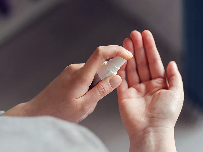spray-igienizzanti-per-mani-e-superfici-per-farmacia-prodotti-personalizzati